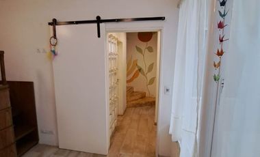 Casa en alquiler temporario, 2 dormitorios,  con terraza y parrilla,  Colegiales