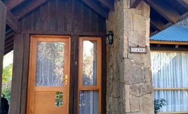 FINA PATAGONIA. Casa en venta de 3 dormitorios c/ cochera en San Martin de los Andes