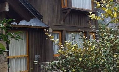 FINA PATAGONIA. Casa en venta de 3 dormitorios c/ cochera en San Martin de los Andes