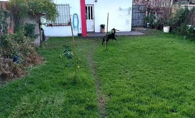 Casa en venta de 2 dormitorios c/ cochera en Las Avenidas