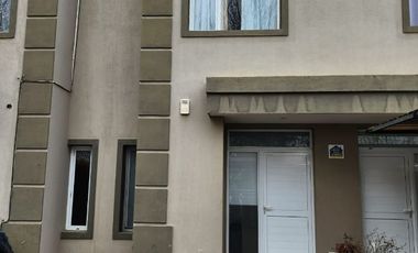 Dúplex en venta de 2 dormitorios c/ cochera en Plottier