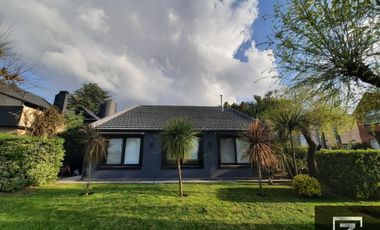 Casa en venta en Country Golf El Sosiego  Canning Acepta permuta