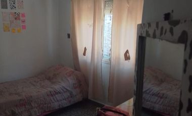 Casa en venta de 2 dormitorios c/ cochera en Cinco Saltos