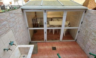 Dúplex en venta de 4 dormitorios c/ cochera en San Bernardo