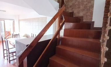 Dúplex en venta de 4 dormitorios c/ cochera en San Bernardo