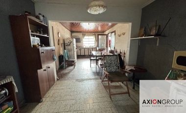 Casa en venta de 4 dormitorios c/ cochera en Los Hornos