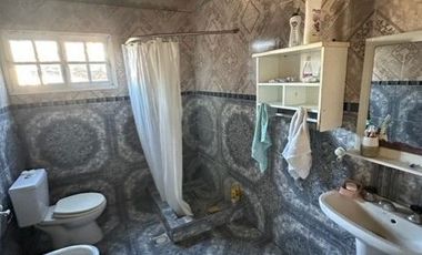 Casa en venta de 4 dormitorios c/ cochera en Los Hornos