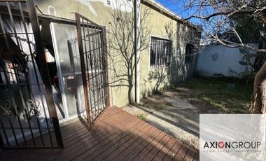 Casa en venta de 4 dormitorios c/ cochera en Los Hornos
