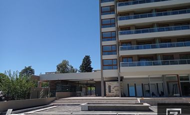 Departamento en venta de 2 ambientes c/ cochera en Canning Park
