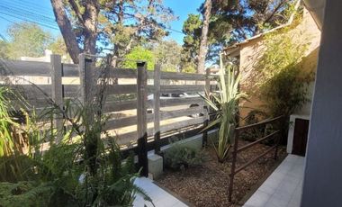 Casa en venta de 3 dormitorios c/ cochera en San Bernardo