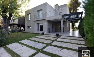 Casa en venta de 3 dormitorios vista al golf en El Sosiego