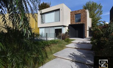 Casa en venta de 3 dormitorios vista al golf en El Sosiego