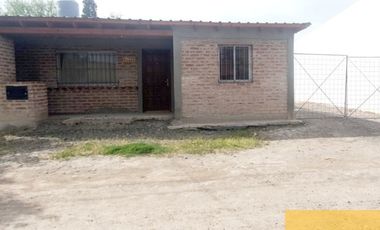 Casa en venta de 2 dormitorios c/ cochera en Barda del Medio