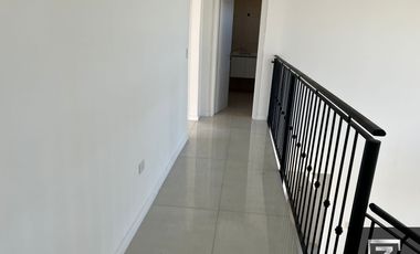 Casa en alquiler con vista a la laguna en Barrio Privado Terralagos