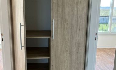 Casa en alquiler con vista a la laguna en Barrio Privado Terralagos