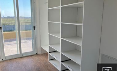 Casa en alquiler con vista a la laguna en Barrio Privado Terralagos