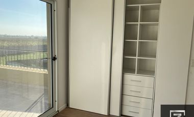 Casa en alquiler con vista a la laguna en Barrio Privado Terralagos