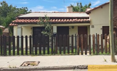 Casa en venta de 2 dormitorios en Cinco Saltos