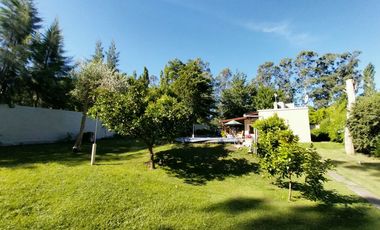 BAJO SU VALOR. CASA EN COLINA DE LOS PADRES - SIERRA DE LOS PADRES - PERMUTA