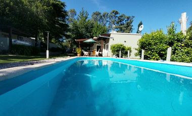 BAJO SU VALOR. CASA EN COLINA DE LOS PADRES - SIERRA DE LOS PADRES - PERMUTA