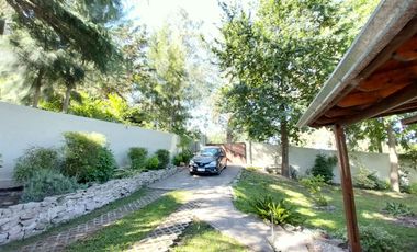 BAJO SU VALOR. CASA EN COLINA DE LOS PADRES - SIERRA DE LOS PADRES - PERMUTA