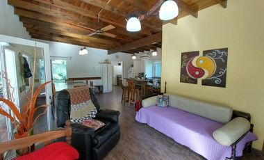 BAJO SU VALOR. CASA EN COLINA DE LOS PADRES - SIERRA DE LOS PADRES - PERMUTA