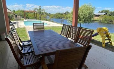 Chacra de 3 dormitorios con plantacion de pecan en Villa Paranacito