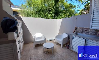 Dúplex en venta de 2 dormitorios c/ cochera en San Bernardo