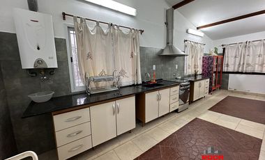 Casa en venta de 5 dormitorios c/ cochera en Otros Barrios