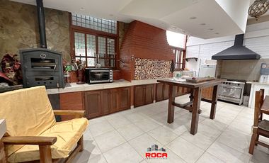 Casa en venta de 5 dormitorios c/ cochera en Otros Barrios