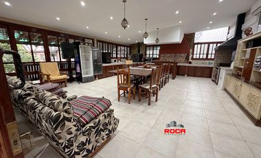 Casa en venta de 5 dormitorios c/ cochera en Otros Barrios
