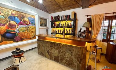 Casa en venta de 5 dormitorios c/ cochera en Otros Barrios