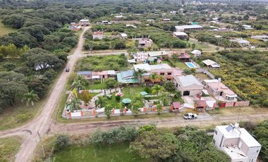 Casa en venta de 5 dormitorios c/ cochera en Otros Barrios