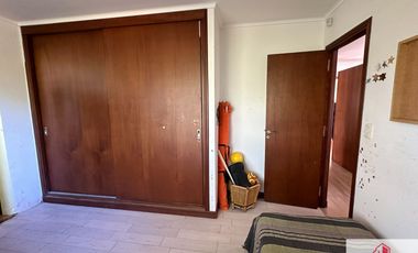 Chalet en venta de 3 dormitorios con quincho, sobre lote de 2300m2 en La Armonía