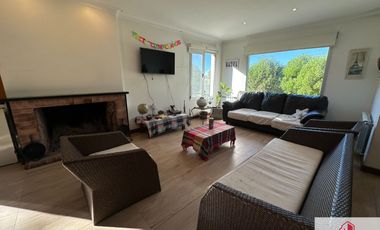 Chalet en venta de 3 dormitorios con quincho, sobre lote de 2300m2 en La Armonía