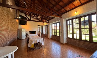 Casa en venta de 3 dormitorios c/ cochera en Los Perales