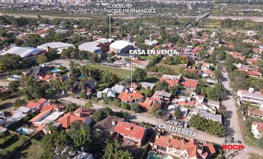 Casa en venta de 3 dormitorios c/ cochera en Los Perales