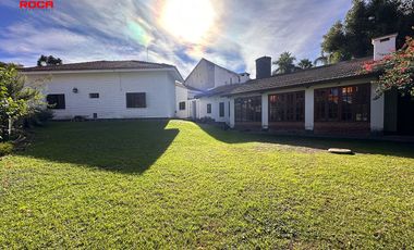 Casa en venta de 3 dormitorios c/ cochera en Los Perales