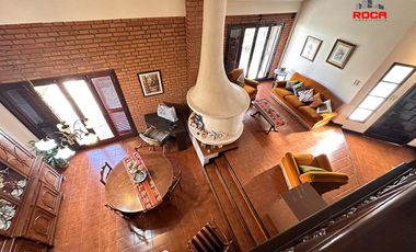 Casa en venta de 3 dormitorios c/ cochera en Los Perales