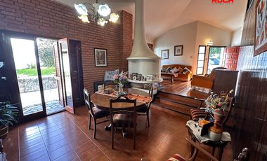 Casa en venta de 3 dormitorios c/ cochera en Los Perales