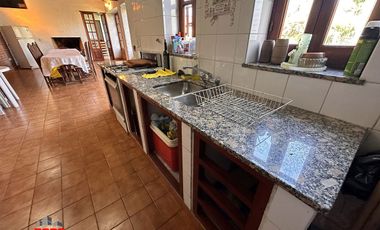 Casa en venta de 3 dormitorios c/ cochera en Los Perales