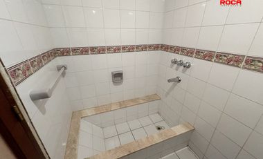Casa en venta de 3 dormitorios c/ cochera en Los Perales