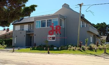 CODIGO 678 - CASA ALQUILER TEMPORARIO 4 DORMITORIOS CON PILETA - PINAMAR NORTE