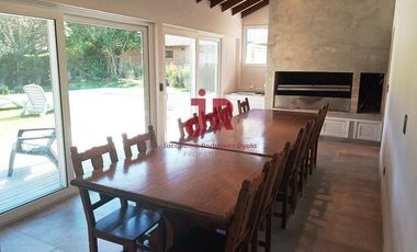 CODIGO 678 - CASA ALQUILER TEMPORARIO 4 DORMITORIOS CON PILETA - PINAMAR NORTE