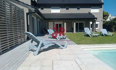 CODIGO 678 - CASA ALQUILER TEMPORARIO 4 DORMITORIOS CON PILETA - PINAMAR NORTE