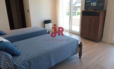 CODIGO 678 - CASA ALQUILER TEMPORARIO 4 DORMITORIOS CON PILETA - PINAMAR NORTE