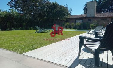 CODIGO 678 - CASA ALQUILER TEMPORARIO 4 DORMITORIOS CON PILETA - PINAMAR NORTE