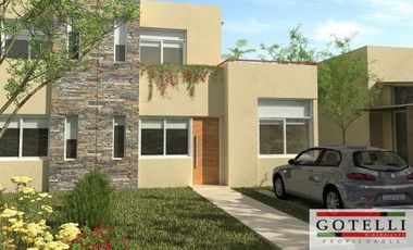 Casa en venta de 3 dormitorios c/ cochera en Monte Grande Condominio Los Robles