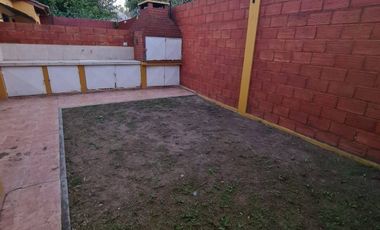 Chalet en venta de 2 dormitorios c/ cochera en Costa Azul