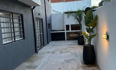 Dúplex en venta de 2 dormitorios c/ cochera en San Bernardo